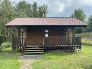 Hinteres_Toilettenhaus_Neu-area-305x229